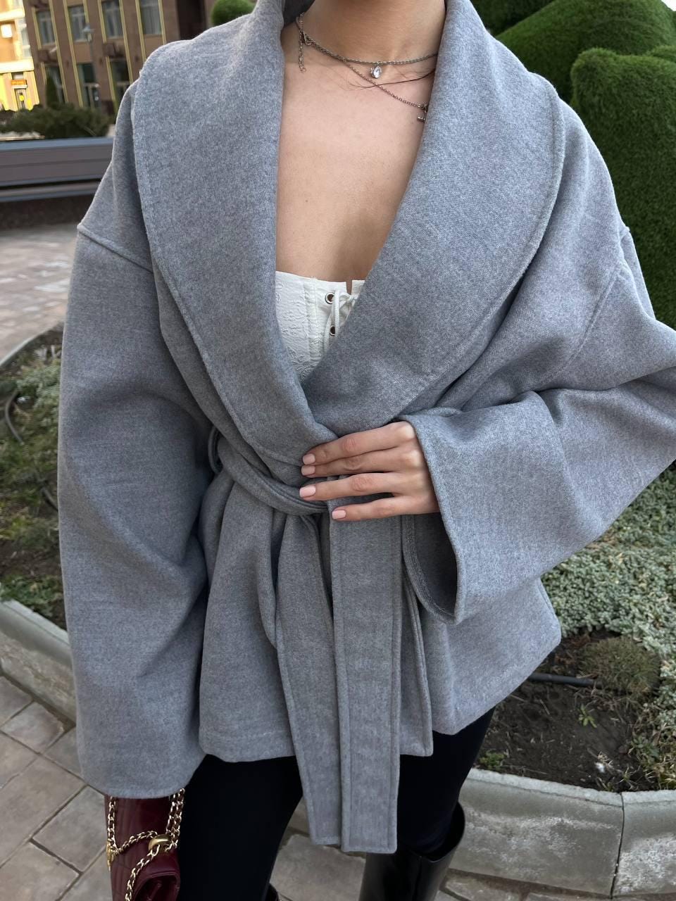 Women's Oversized Cashmere Coat Short Belted Wrap Jacket Autumn Outerwear Minimalist Pockets Soft Unlined Layering Fashion Gift Wardrobe