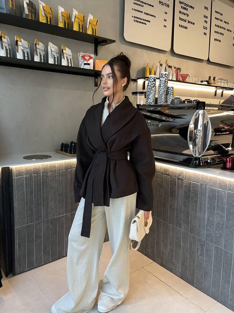 Women's Oversized Cashmere Coat Short Belted Wrap Jacket Autumn Outerwear Minimalist Pockets Soft Unlined Layering Fashion Gift Wardrobe